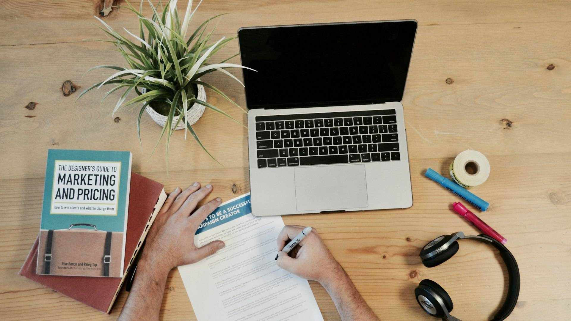 Featured image of post Panduan Karir Digital Marketing: Gaji, Skill, dan Cara Memulainya di 2026